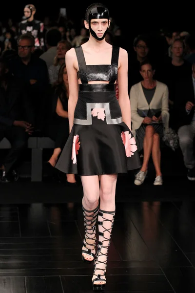 Look 4